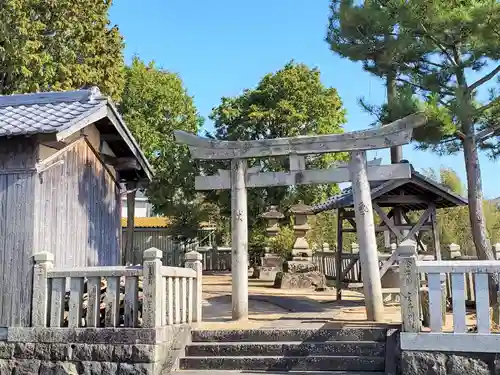 八幡神社の鳥居