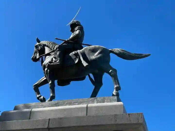 宮城縣護國神社の{uncategorized: "未分類", other: "その他", undefined: "問題あり", building: "その他建物", grave: "お墓", sacred_gate: "鳥居", guardian: "狛犬", statue: "像", buddha: "仏像", history: "歴史", nature: "自然", garden: "庭園", animal: "動物", pagoda: "塔", temizu: "手水舎", mountain_gate: "山門・神門", sanctuary: "本殿・本堂", subordinate: "末社・摂社", art: "芸術", scenery: "景色", jizo: "地蔵", ema: "絵馬", goshuin: "御朱印", omikuji: "おみくじ", items: "授与品その他", amulet: "お守り", goshuincho: "御朱印帳", eats: "食事", festival: "お祭り", votive_dance: "神楽", shichigosan: "七五三参", wedding: "結婚式", experience: "体験その他", initially: "初詣", around: "周辺", anti_infection: "感染症対策"}