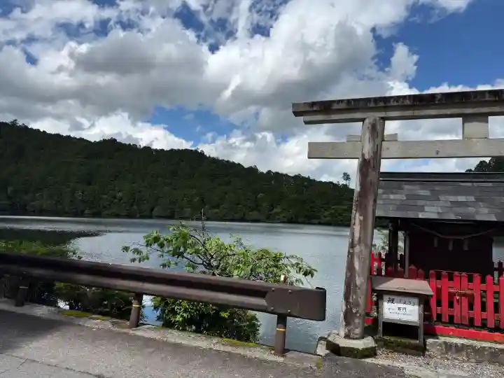 池神社の{uncategorized: "未分類", other: "その他", undefined: "問題あり", building: "その他建物", grave: "お墓", sacred_gate: "鳥居", guardian: "狛犬", statue: "像", buddha: "仏像", history: "歴史", nature: "自然", garden: "庭園", animal: "動物", pagoda: "塔", temizu: "手水舎", mountain_gate: "山門・神門", sanctuary: "本殿・本堂", subordinate: "末社・摂社", art: "芸術", scenery: "景色", jizo: "地蔵", ema: "絵馬", goshuin: "御朱印", omikuji: "おみくじ", items: "授与品その他", amulet: "お守り", goshuincho: "御朱印帳", eats: "食事", festival: "お祭り", votive_dance: "神楽", shichigosan: "七五三参", wedding: "結婚式", experience: "体験その他", initially: "初詣", around: "周辺", anti_infection: "感染症対策"}