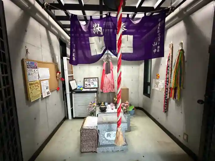 成子子育地蔵尊の{uncategorized: "未分類", other: "その他", undefined: "問題あり", building: "その他建物", grave: "お墓", sacred_gate: "鳥居", guardian: "狛犬", statue: "像", buddha: "仏像", history: "歴史", nature: "自然", garden: "庭園", animal: "動物", pagoda: "塔", temizu: "手水舎", mountain_gate: "山門・神門", sanctuary: "本殿・本堂", subordinate: "末社・摂社", art: "芸術", scenery: "景色", jizo: "地蔵", ema: "絵馬", goshuin: "御朱印", omikuji: "おみくじ", items: "授与品その他", amulet: "お守り", goshuincho: "御朱印帳", eats: "食事", festival: "お祭り", votive_dance: "神楽", shichigosan: "七五三参", wedding: "結婚式", experience: "体験その他", initially: "初詣", around: "周辺", anti_infection: "感染症対策"}