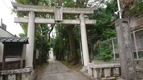 桐ヶ谷氷川神社の鳥居