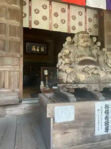 宝珠山 立石寺の像