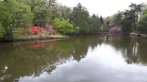 牡丹稲荷神社の庭園