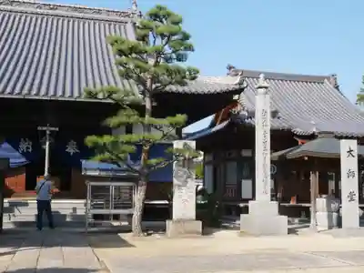 西林寺の本殿・本堂