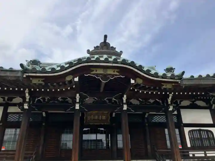 観音寺の{uncategorized: "未分類", other: "その他", undefined: "問題あり", building: "その他建物", grave: "お墓", sacred_gate: "鳥居", guardian: "狛犬", statue: "像", buddha: "仏像", history: "歴史", nature: "自然", garden: "庭園", animal: "動物", pagoda: "塔", temizu: "手水舎", mountain_gate: "山門・神門", sanctuary: "本殿・本堂", subordinate: "末社・摂社", art: "芸術", scenery: "景色", jizo: "地蔵", ema: "絵馬", goshuin: "御朱印", omikuji: "おみくじ", items: "授与品その他", amulet: "お守り", goshuincho: "御朱印帳", eats: "食事", festival: "お祭り", votive_dance: "神楽", shichigosan: "七五三参", wedding: "結婚式", experience: "体験その他", initially: "初詣", around: "周辺", anti_infection: "感染症対策"}