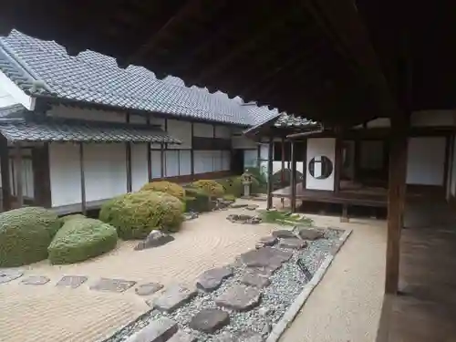 頼久寺の本殿・本堂