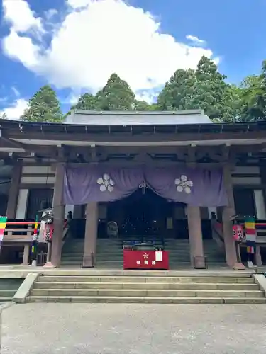 日石寺の本殿・本堂