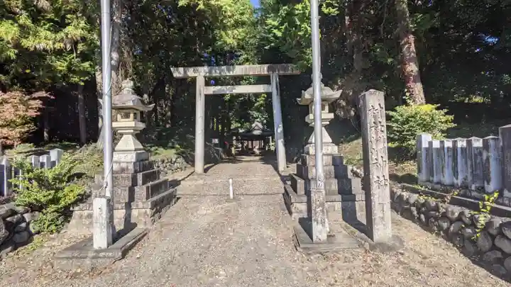 神明白山社相殿(杁下)の鳥居