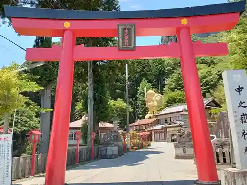 中之嶽神社の鳥居