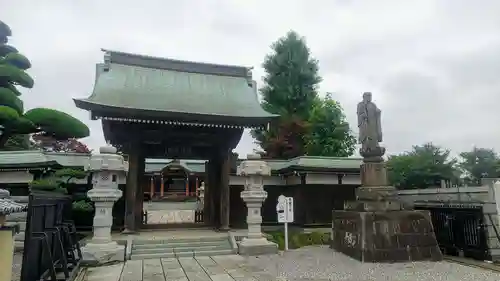 慈眼寺の山門