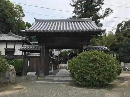 延命寺の山門