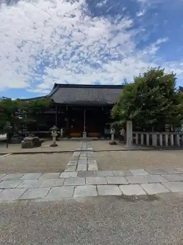 西大寺の本殿・本堂