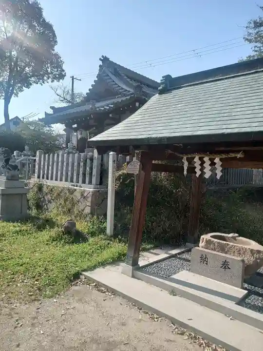 西川八幡神社の{uncategorized: "未分類", other: "その他", undefined: "問題あり", building: "その他建物", grave: "お墓", sacred_gate: "鳥居", guardian: "狛犬", statue: "像", buddha: "仏像", history: "歴史", nature: "自然", garden: "庭園", animal: "動物", pagoda: "塔", temizu: "手水舎", mountain_gate: "山門・神門", sanctuary: "本殿・本堂", subordinate: "末社・摂社", art: "芸術", scenery: "景色", jizo: "地蔵", ema: "絵馬", goshuin: "御朱印", omikuji: "おみくじ", items: "授与品その他", amulet: "お守り", goshuincho: "御朱印帳", eats: "食事", festival: "お祭り", votive_dance: "神楽", shichigosan: "七五三参", wedding: "結婚式", experience: "体験その他", initially: "初詣", around: "周辺", anti_infection: "感染症対策"}