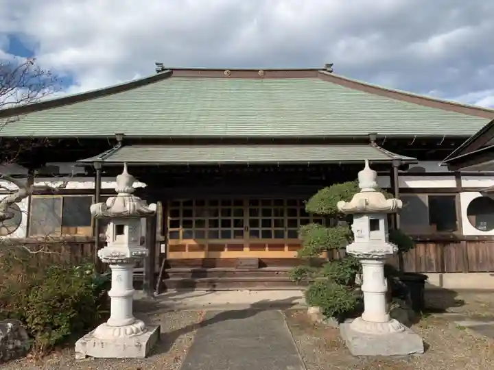 宝蔵寺の本殿・本堂