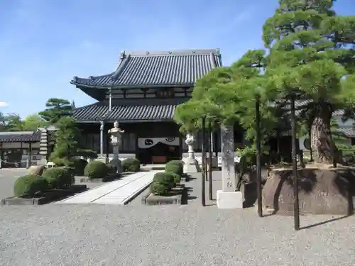 花岳寺の本殿・本堂