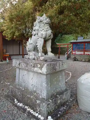 飛鳥神社の狛犬