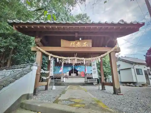 温泉熊野神社の山門