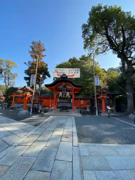 伏見稲荷大社の{uncategorized: "未分類", other: "その他", undefined: "問題あり", building: "その他建物", grave: "お墓", sacred_gate: "鳥居", guardian: "狛犬", statue: "像", buddha: "仏像", history: "歴史", nature: "自然", garden: "庭園", animal: "動物", pagoda: "塔", temizu: "手水舎", mountain_gate: "山門・神門", sanctuary: "本殿・本堂", subordinate: "末社・摂社", art: "芸術", scenery: "景色", jizo: "地蔵", ema: "絵馬", goshuin: "御朱印", omikuji: "おみくじ", items: "授与品その他", amulet: "お守り", goshuincho: "御朱印帳", eats: "食事", festival: "お祭り", votive_dance: "神楽", shichigosan: "七五三参", wedding: "結婚式", experience: "体験その他", initially: "初詣", around: "周辺", anti_infection: "感染症対策"}