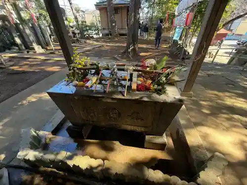 子易神社の{uncategorized: "未分類", other: "その他", undefined: "問題あり", building: "その他建物", grave: "お墓", sacred_gate: "鳥居", guardian: "狛犬", statue: "像", buddha: "仏像", history: "歴史", nature: "自然", garden: "庭園", animal: "動物", pagoda: "塔", temizu: "手水舎", mountain_gate: "山門・神門", sanctuary: "本殿・本堂", subordinate: "末社・摂社", art: "芸術", scenery: "景色", jizo: "地蔵", ema: "絵馬", goshuin: "御朱印", omikuji: "おみくじ", items: "授与品その他", amulet: "お守り", goshuincho: "御朱印帳", eats: "食事", festival: "お祭り", votive_dance: "神楽", shichigosan: "七五三参", wedding: "結婚式", experience: "体験その他", initially: "初詣", around: "周辺", anti_infection: "感染症対策"}