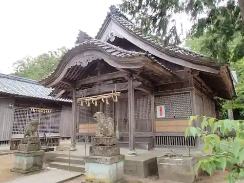 春日神社の本殿