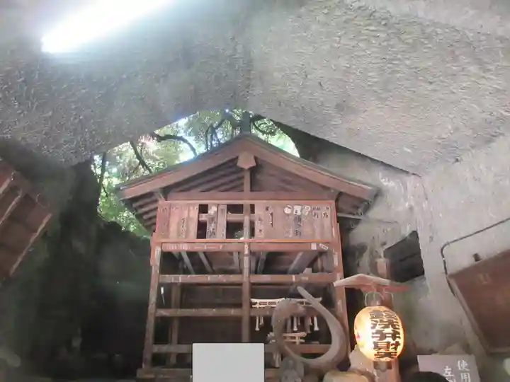 銭洗弁財天宇賀福神社(神奈川県)