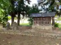 養蚕神社の{uncategorized: "未分類", other: "その他", undefined: "問題あり", building: "その他建物", grave: "お墓", sacred_gate: "鳥居", guardian: "狛犬", statue: "像", buddha: "仏像", history: "歴史", nature: "自然", garden: "庭園", animal: "動物", pagoda: "塔", temizu: "手水舎", mountain_gate: "山門・神門", sanctuary: "本殿・本堂", subordinate: "末社・摂社", art: "芸術", scenery: "景色", jizo: "地蔵", ema: "絵馬", goshuin: "御朱印", omikuji: "おみくじ", items: "授与品その他", amulet: "お守り", goshuincho: "御朱印帳", eats: "食事", festival: "お祭り", votive_dance: "神楽", shichigosan: "七五三参", wedding: "結婚式", experience: "体験その他", initially: "初詣", around: "周辺", anti_infection: "感染症対策"}