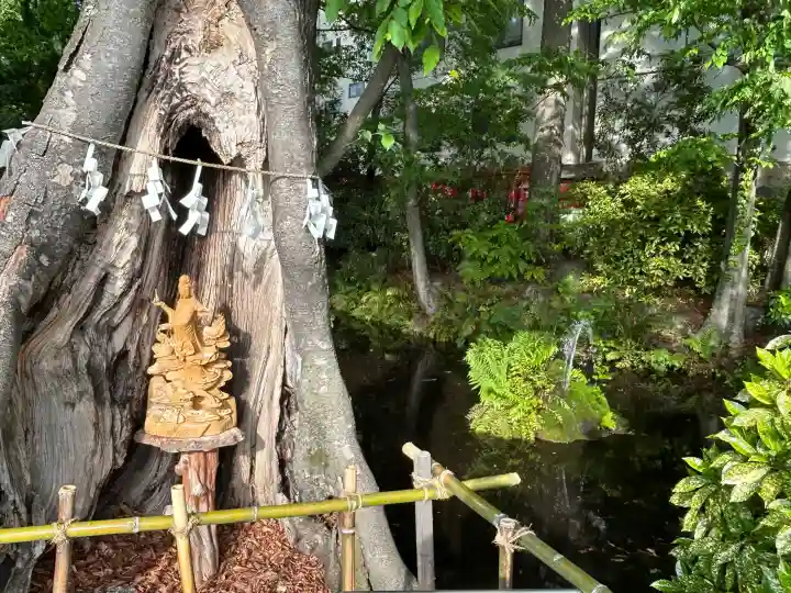 秩父今宮神社の{uncategorized: "未分類", other: "その他", undefined: "問題あり", building: "その他建物", grave: "お墓", sacred_gate: "鳥居", guardian: "狛犬", statue: "像", buddha: "仏像", history: "歴史", nature: "自然", garden: "庭園", animal: "動物", pagoda: "塔", temizu: "手水舎", mountain_gate: "山門・神門", sanctuary: "本殿・本堂", subordinate: "末社・摂社", art: "芸術", scenery: "景色", jizo: "地蔵", ema: "絵馬", goshuin: "御朱印", omikuji: "おみくじ", items: "授与品その他", amulet: "お守り", goshuincho: "御朱印帳", eats: "食事", festival: "お祭り", votive_dance: "神楽", shichigosan: "七五三参", wedding: "結婚式", experience: "体験その他", initially: "初詣", around: "周辺", anti_infection: "感染症対策"}