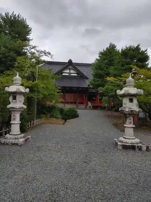 三宝荒神社の建物その他