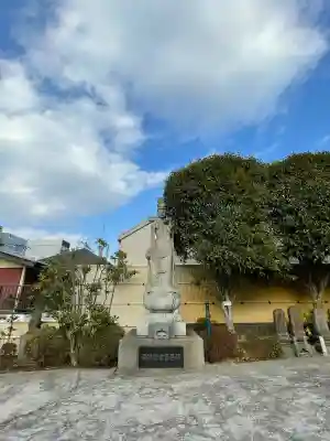 正覚院の{uncategorized: "未分類", other: "その他", undefined: "問題あり", building: "その他建物", grave: "お墓", sacred_gate: "鳥居", guardian: "狛犬", statue: "像", buddha: "仏像", history: "歴史", nature: "自然", garden: "庭園", animal: "動物", pagoda: "塔", temizu: "手水舎", mountain_gate: "山門・神門", sanctuary: "本殿・本堂", subordinate: "末社・摂社", art: "芸術", scenery: "景色", jizo: "地蔵", ema: "絵馬", goshuin: "御朱印", omikuji: "おみくじ", items: "授与品その他", amulet: "お守り", goshuincho: "御朱印帳", eats: "食事", festival: "お祭り", votive_dance: "神楽", shichigosan: "七五三参", wedding: "結婚式", experience: "体験その他", initially: "初詣", around: "周辺", anti_infection: "感染症対策"}