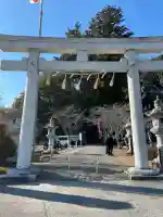 高瀧神社の{uncategorized: "未分類", other: "その他", undefined: "問題あり", building: "その他建物", grave: "お墓", sacred_gate: "鳥居", guardian: "狛犬", statue: "像", buddha: "仏像", history: "歴史", nature: "自然", garden: "庭園", animal: "動物", pagoda: "塔", temizu: "手水舎", mountain_gate: "山門・神門", sanctuary: "本殿・本堂", subordinate: "末社・摂社", art: "芸術", scenery: "景色", jizo: "地蔵", ema: "絵馬", goshuin: "御朱印", omikuji: "おみくじ", items: "授与品その他", amulet: "お守り", goshuincho: "御朱印帳", eats: "食事", festival: "お祭り", votive_dance: "神楽", shichigosan: "七五三参", wedding: "結婚式", experience: "体験その他", initially: "初詣", around: "周辺", anti_infection: "感染症対策"}