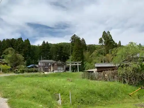 諏訪神社の鳥居