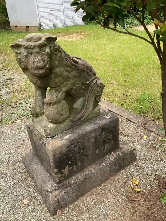 御嶽神社(生沢)の狛犬