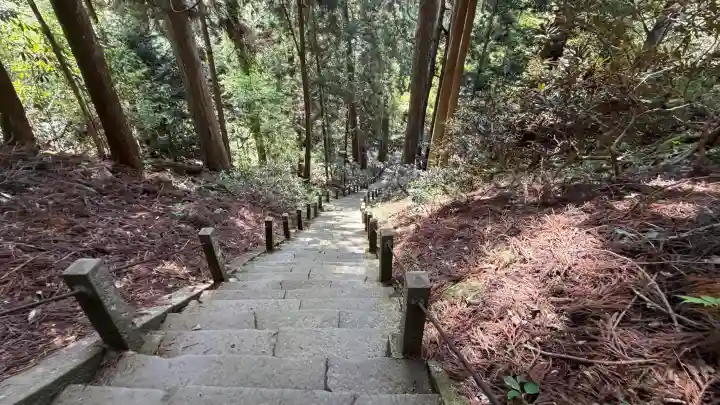 室生寺奥の院の{uncategorized: "未分類", other: "その他", undefined: "問題あり", building: "その他建物", grave: "お墓", sacred_gate: "鳥居", guardian: "狛犬", statue: "像", buddha: "仏像", history: "歴史", nature: "自然", garden: "庭園", animal: "動物", pagoda: "塔", temizu: "手水舎", mountain_gate: "山門・神門", sanctuary: "本殿・本堂", subordinate: "末社・摂社", art: "芸術", scenery: "景色", jizo: "地蔵", ema: "絵馬", goshuin: "御朱印", omikuji: "おみくじ", items: "授与品その他", amulet: "お守り", goshuincho: "御朱印帳", eats: "食事", festival: "お祭り", votive_dance: "神楽", shichigosan: "七五三参", wedding: "結婚式", experience: "体験その他", initially: "初詣", around: "周辺", anti_infection: "感染症対策"}