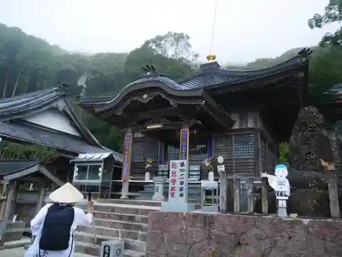 龍光寺の本殿