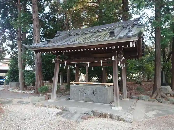 八幡社(柏井町)の手水舎
