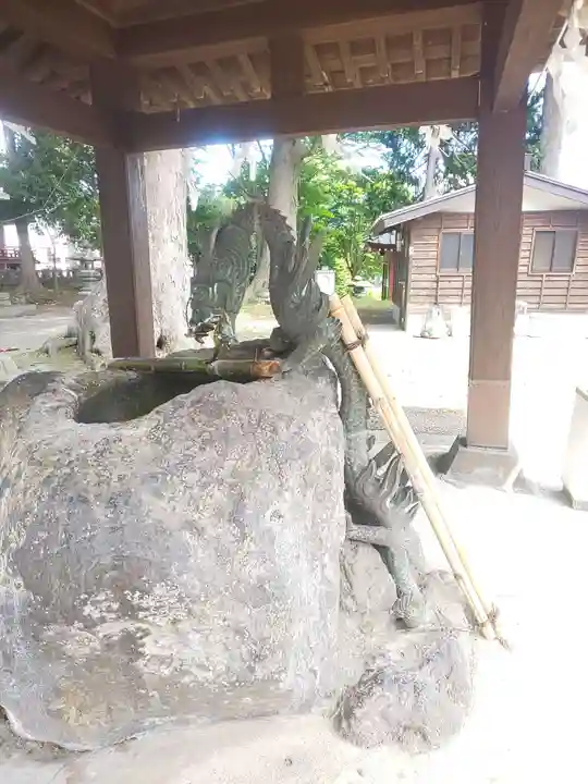 北東本宮小室浅間神社の手水舎