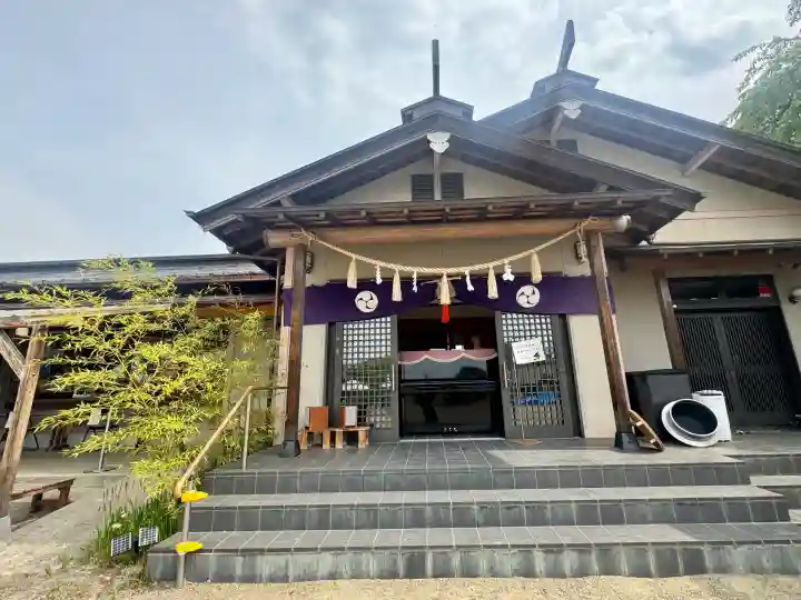 二柱神社の{uncategorized: "未分類", other: "その他", undefined: "問題あり", building: "その他建物", grave: "お墓", sacred_gate: "鳥居", guardian: "狛犬", statue: "像", buddha: "仏像", history: "歴史", nature: "自然", garden: "庭園", animal: "動物", pagoda: "塔", temizu: "手水舎", mountain_gate: "山門・神門", sanctuary: "本殿・本堂", subordinate: "末社・摂社", art: "芸術", scenery: "景色", jizo: "地蔵", ema: "絵馬", goshuin: "御朱印", omikuji: "おみくじ", items: "授与品その他", amulet: "お守り", goshuincho: "御朱印帳", eats: "食事", festival: "お祭り", votive_dance: "神楽", shichigosan: "七五三参", wedding: "結婚式", experience: "体験その他", initially: "初詣", around: "周辺", anti_infection: "感染症対策"}