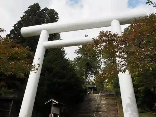 土津神社｜こどもと出世の神さまの鳥居