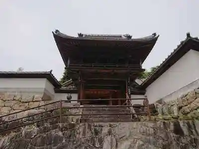 高徳寺の山門