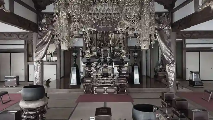 実円寺の本殿・本堂