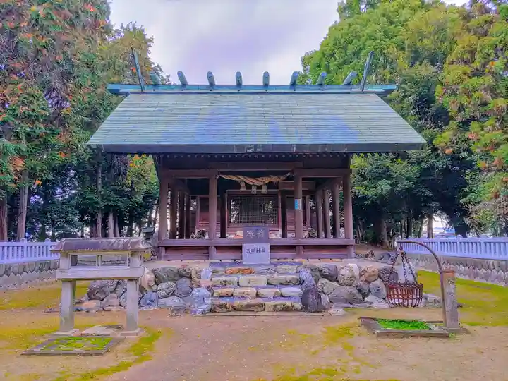 三明神社の本殿・本堂