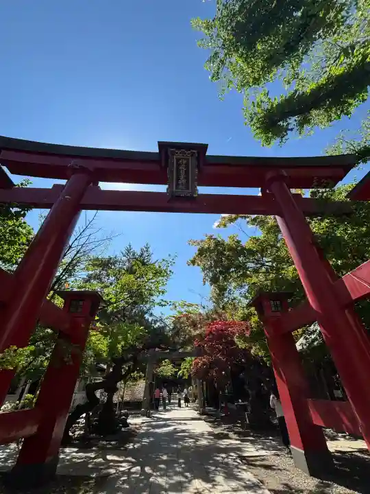 彌彦神社 (伊夜日子神社)の{uncategorized: "未分類", other: "その他", undefined: "問題あり", building: "その他建物", grave: "お墓", sacred_gate: "鳥居", guardian: "狛犬", statue: "像", buddha: "仏像", history: "歴史", nature: "自然", garden: "庭園", animal: "動物", pagoda: "塔", temizu: "手水舎", mountain_gate: "山門・神門", sanctuary: "本殿・本堂", subordinate: "末社・摂社", art: "芸術", scenery: "景色", jizo: "地蔵", ema: "絵馬", goshuin: "御朱印", omikuji: "おみくじ", items: "授与品その他", amulet: "お守り", goshuincho: "御朱印帳", eats: "食事", festival: "お祭り", votive_dance: "神楽", shichigosan: "七五三参", wedding: "結婚式", experience: "体験その他", initially: "初詣", around: "周辺", anti_infection: "感染症対策"}