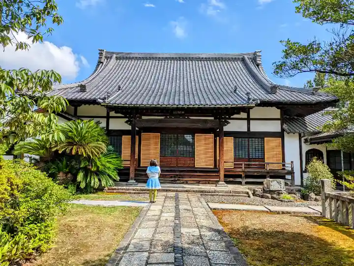 長母寺の本殿・本堂