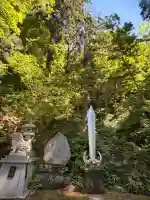 乳穂ヶ滝不動尊の{uncategorized: "未分類", other: "その他", undefined: "問題あり", building: "その他建物", grave: "お墓", sacred_gate: "鳥居", guardian: "狛犬", statue: "像", buddha: "仏像", history: "歴史", nature: "自然", garden: "庭園", animal: "動物", pagoda: "塔", temizu: "手水舎", mountain_gate: "山門・神門", sanctuary: "本殿・本堂", subordinate: "末社・摂社", art: "芸術", scenery: "景色", jizo: "地蔵", ema: "絵馬", goshuin: "御朱印", omikuji: "おみくじ", items: "授与品その他", amulet: "お守り", goshuincho: "御朱印帳", eats: "食事", festival: "お祭り", votive_dance: "神楽", shichigosan: "七五三参", wedding: "結婚式", experience: "体験その他", initially: "初詣", around: "周辺", anti_infection: "感染症対策"}