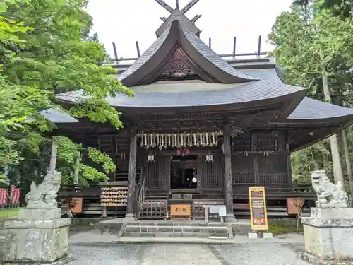 冨士御室浅間神社の本殿