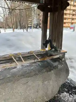 彌彦神社　(伊夜日子神社)の手水舎
