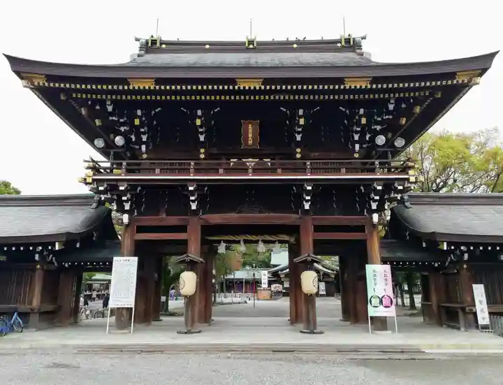 真清田神社の山門・神門