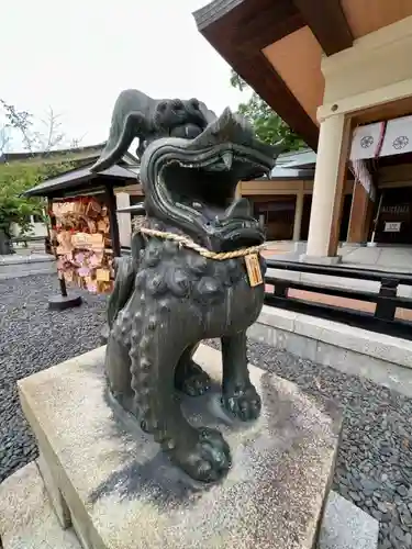 三重縣護國神社の狛犬