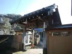 蓮乗院の山門