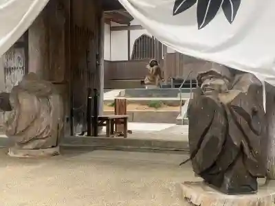 願成寺の{uncategorized: "未分類", other: "その他", undefined: "問題あり", building: "その他建物", grave: "お墓", sacred_gate: "鳥居", guardian: "狛犬", statue: "像", buddha: "仏像", history: "歴史", nature: "自然", garden: "庭園", animal: "動物", pagoda: "塔", temizu: "手水舎", mountain_gate: "山門・神門", sanctuary: "本殿・本堂", subordinate: "末社・摂社", art: "芸術", scenery: "景色", jizo: "地蔵", ema: "絵馬", goshuin: "御朱印", omikuji: "おみくじ", items: "授与品その他", amulet: "お守り", goshuincho: "御朱印帳", eats: "食事", festival: "お祭り", votive_dance: "神楽", shichigosan: "七五三参", wedding: "結婚式", experience: "体験その他", initially: "初詣", around: "周辺", anti_infection: "感染症対策"}